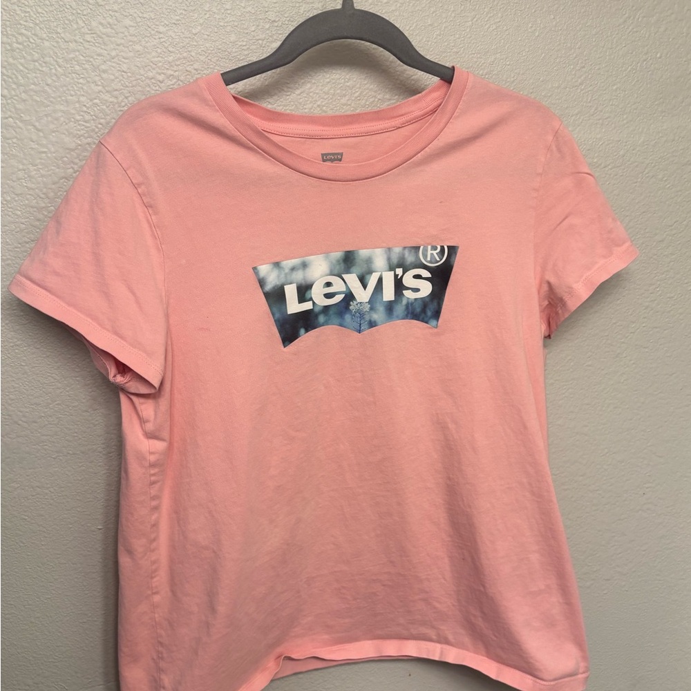 Levi's Soft Pink Tee